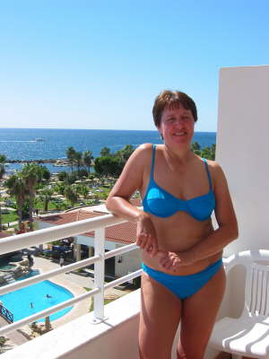 Balcony wife