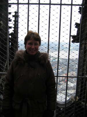 Hils at top